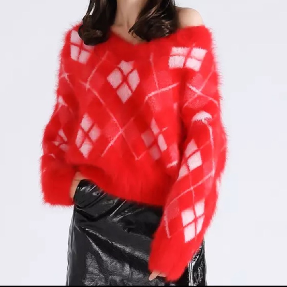 New thick sweater with tag 60%angora 40%wool